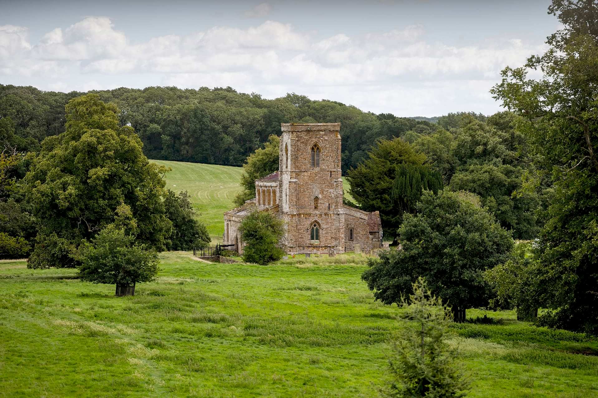 Sta Mary's church in Fawsley